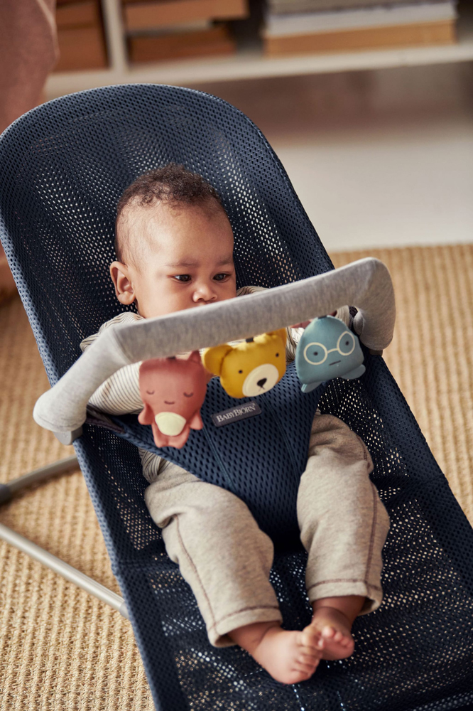 BABYBJÖRN Hračka na ležadlo textilné zvieratká Soft Friends