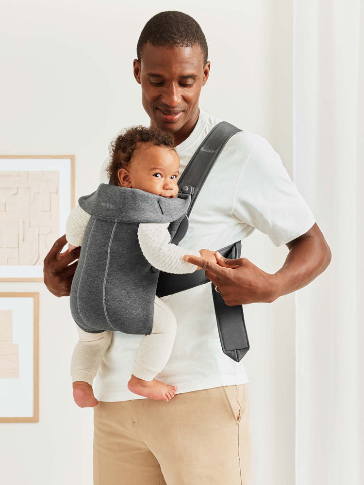 BABYBJÖRN Nosič Mini, Dark Grey 3D Jersey