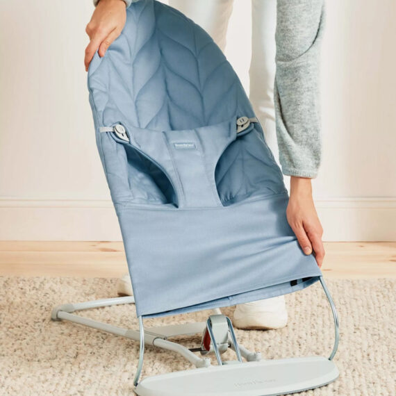 BABYBJÖRN Lehátko Bliss Blue cotton Petal, svetlá šedá konštrukcia