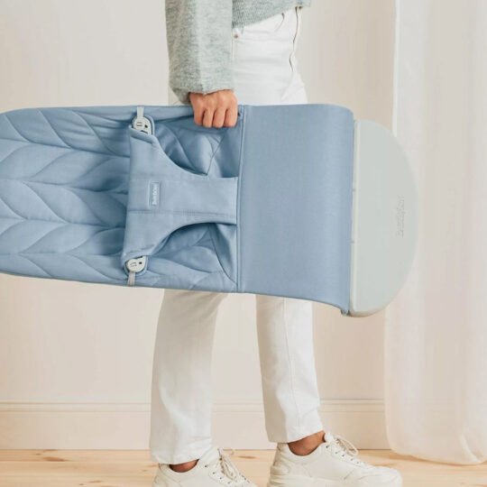 BABYBJÖRN Lehátko Bliss Blue cotton Petal, svetlá šedá konštrukcia