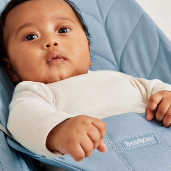BABYBJÖRN Lehátko Bliss Blue cotton Petal, svetlá šedá konštrukcia