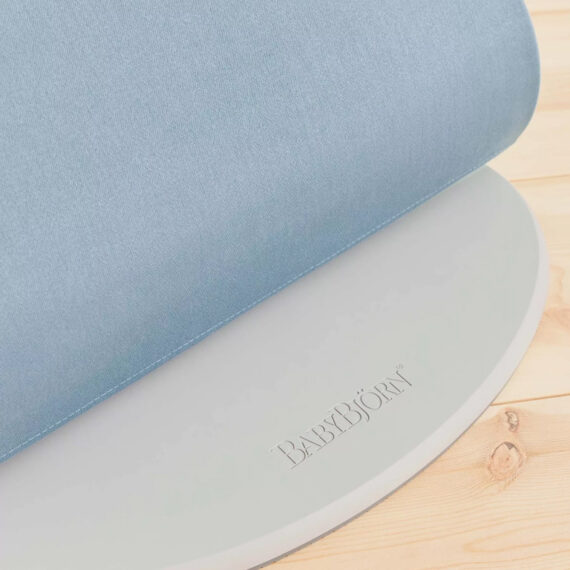 BABYBJÖRN Lehátko Bliss Blue cotton Petal, svetlá šedá konštrukcia