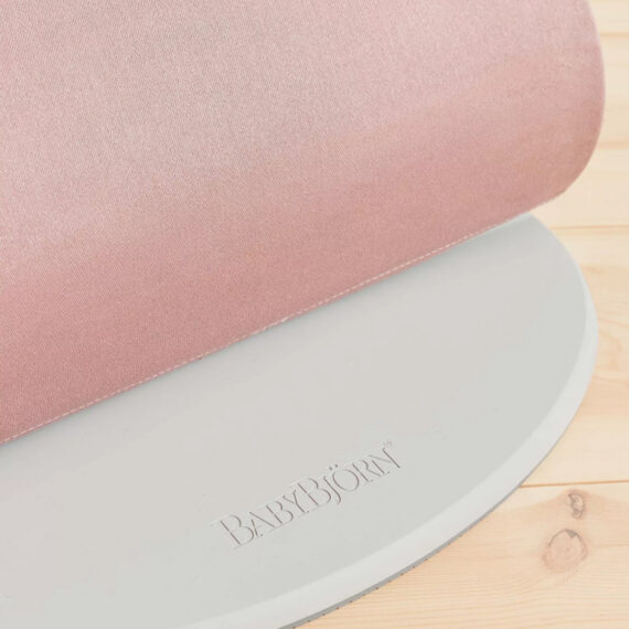BABYBJÖRN Lehátko Bliss Dusty pink cotton Petal, svetlá šedá konštrukcia