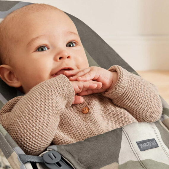 BABYBJÖRN Lehátko Bliss Print Khaki green cotton, tmavá šedá konštrukcia