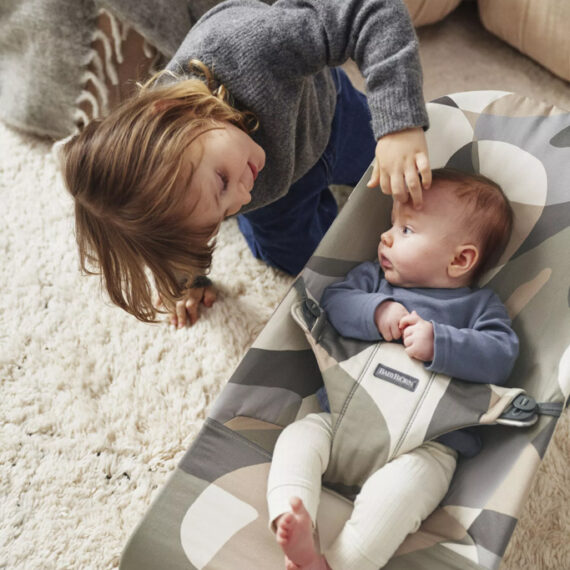 BABYBJÖRN Lehátko Bliss Print Khaki green cotton, tmavá šedá konštrukcia