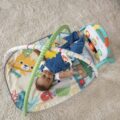 BRIGHT STARTS Deka na hranie 4v1 Groovin’ Kicks™ Tropical Safari™ 0m+