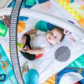 BABY EINSTEIN Deka na hranie svetelná Sensory Play Space extra veľká 0m+