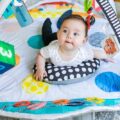 BABY EINSTEIN Deka na hranie svetelná Sensory Play Space extra veľká 0m+