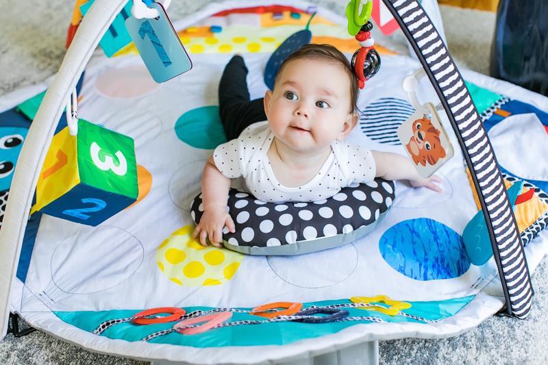BABY EINSTEIN Deka na hranie svetelná Sensory Play Space extra veľká 0m+
