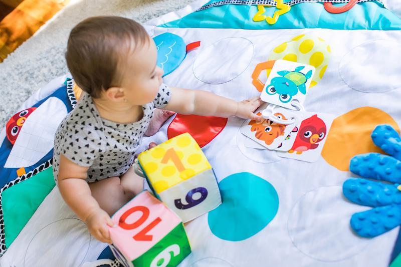 BABY EINSTEIN Deka na hranie svetelná Sensory Play Space extra veľká 0m+