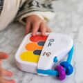 BABY EINSTEIN Klavír drevený mini Magic Touch HAPE 3m+