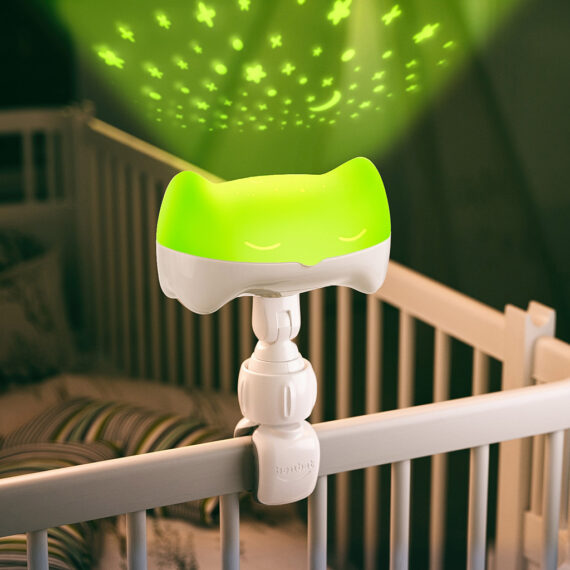 PETITE&MARS Postieľka cestovná Koot – Lion Yellow + Prenosný projektor 3v1 Hooty 0m+