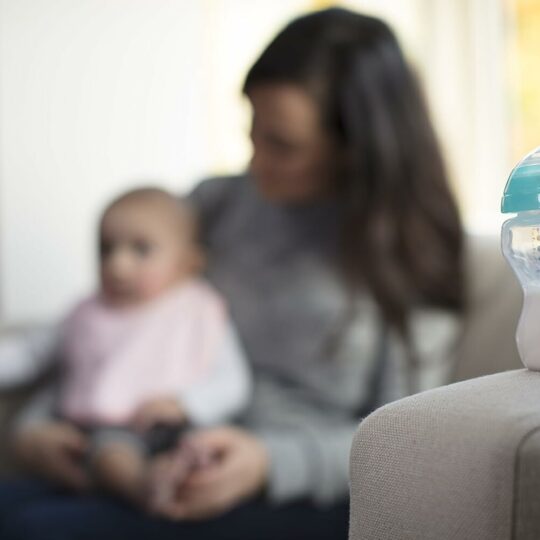Tommee Tippee CTN Cumlík na flašu ADVANCED ANTI-COLIC, Stredný prietok 3m+, 2ks