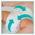 PAMPERS Balenie darčekové – Jednorázové plienky Premium Care 4 (9-14 kg), 104 ks + obrúsky ZDARMA
