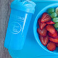 TWISTSHAKE Fľaša netečúca so slamkou 360 ml pastelovo modrá 6m+