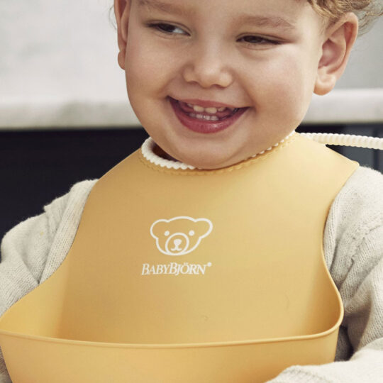 BABYBJÖRN Podbradník Baby 2 ks púdrovo žltá/púdrovo zelená