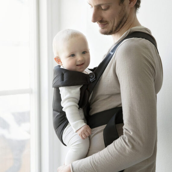 BABYBJÖRN Nosič Mini, Black Cotton