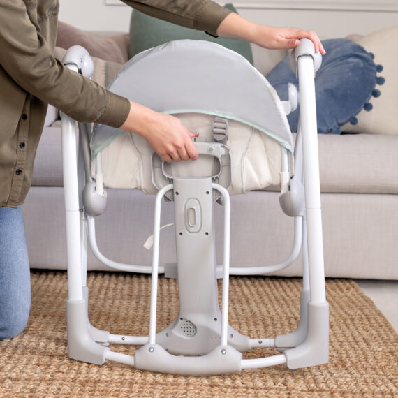 INGENUITY Hojdačka konvertibilná cestovná s melódiou Cozy Spot™ 0m+ do 9kg
