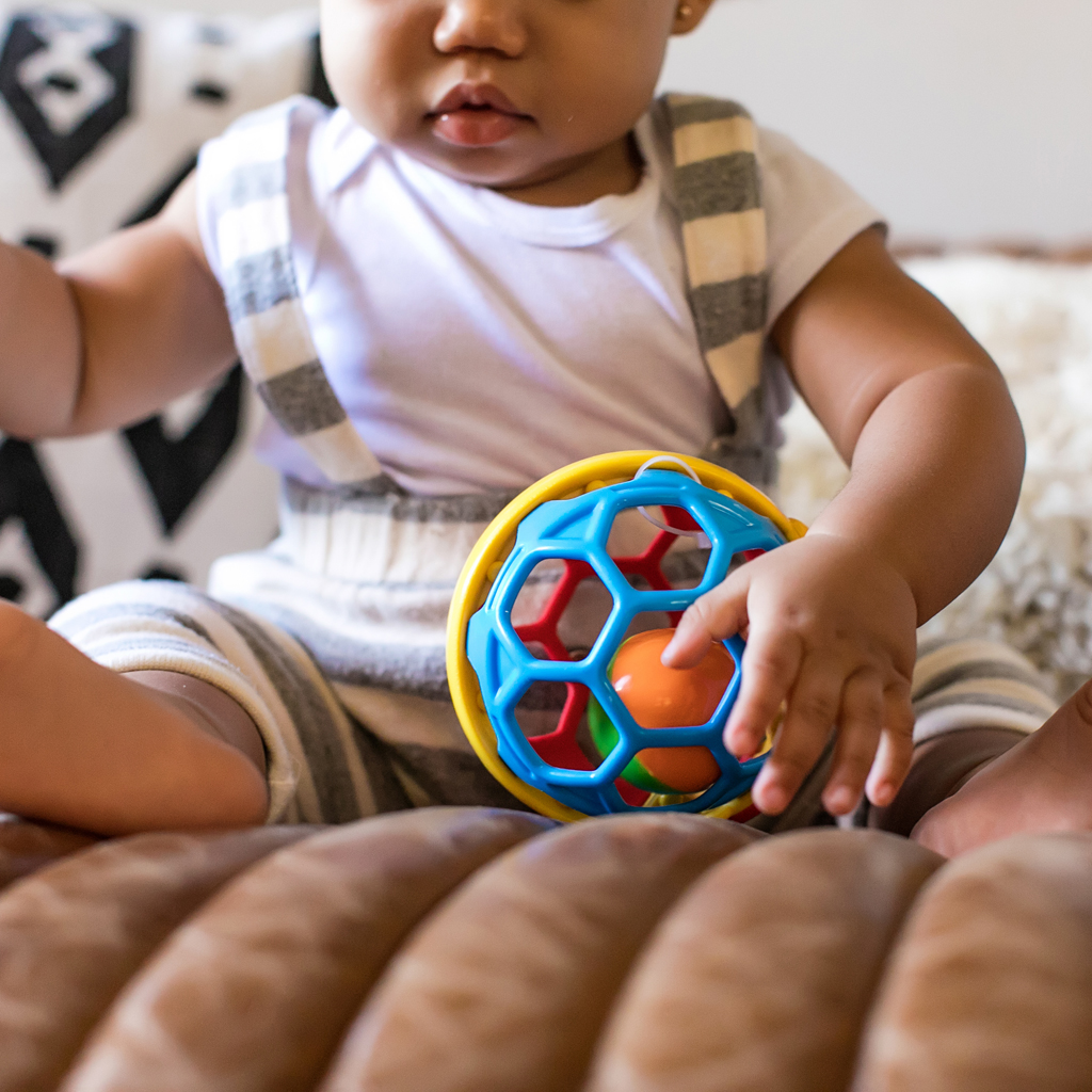 BABY EINSTEIN Hryzačka lopta Bendy Ball™ 3m+