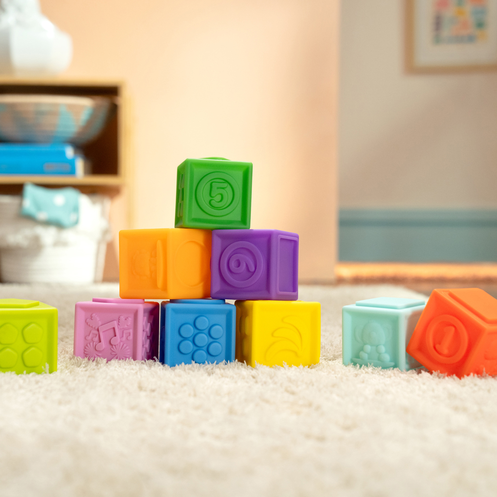 BRIGHT STARTS Hračka multisenzorická kocky set Cubes & Cuties™ 18ks, 3m+