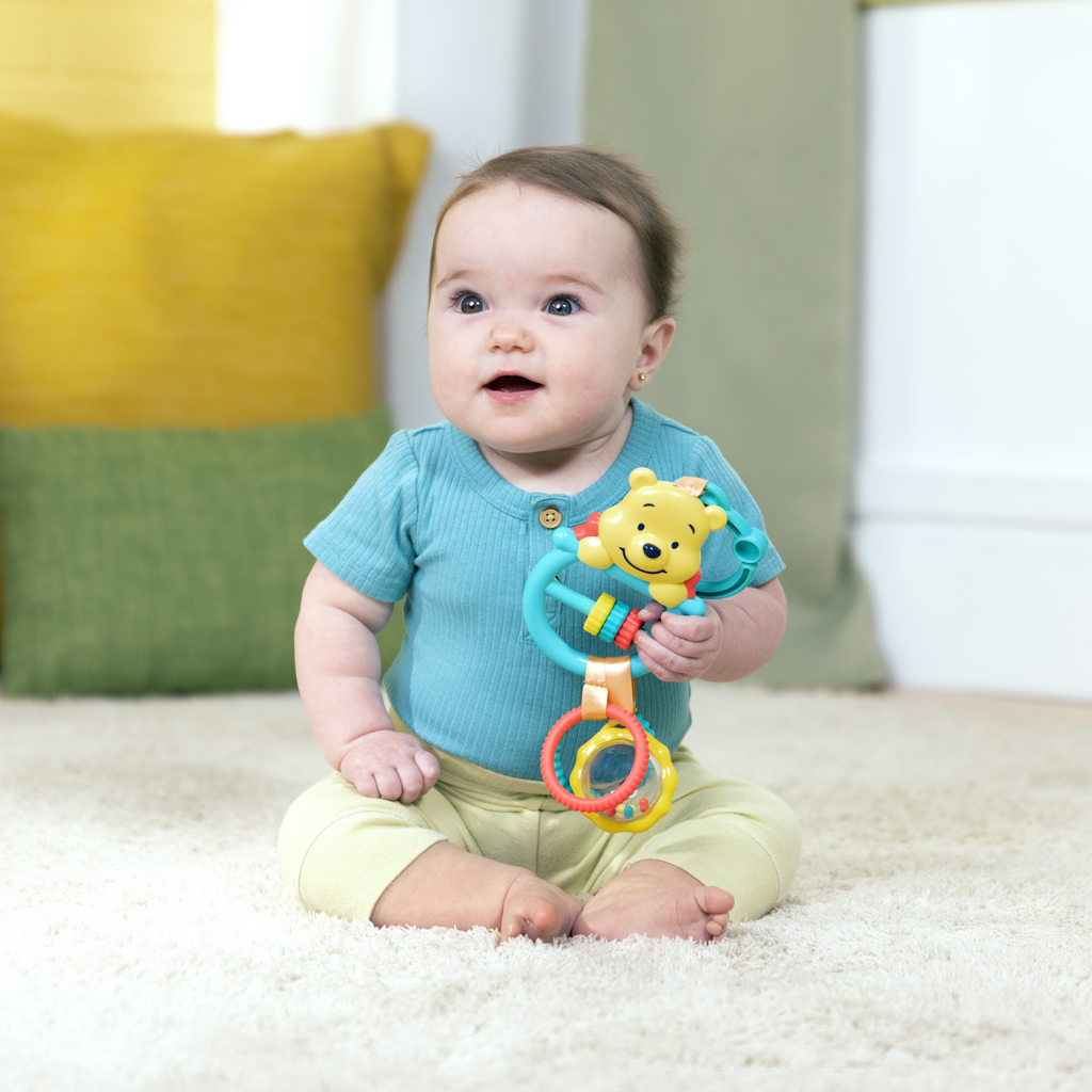 BRIGHT STARTS Hračka na C krúžku aktívna Winnie the Pooh Busy Bear™ 0m+