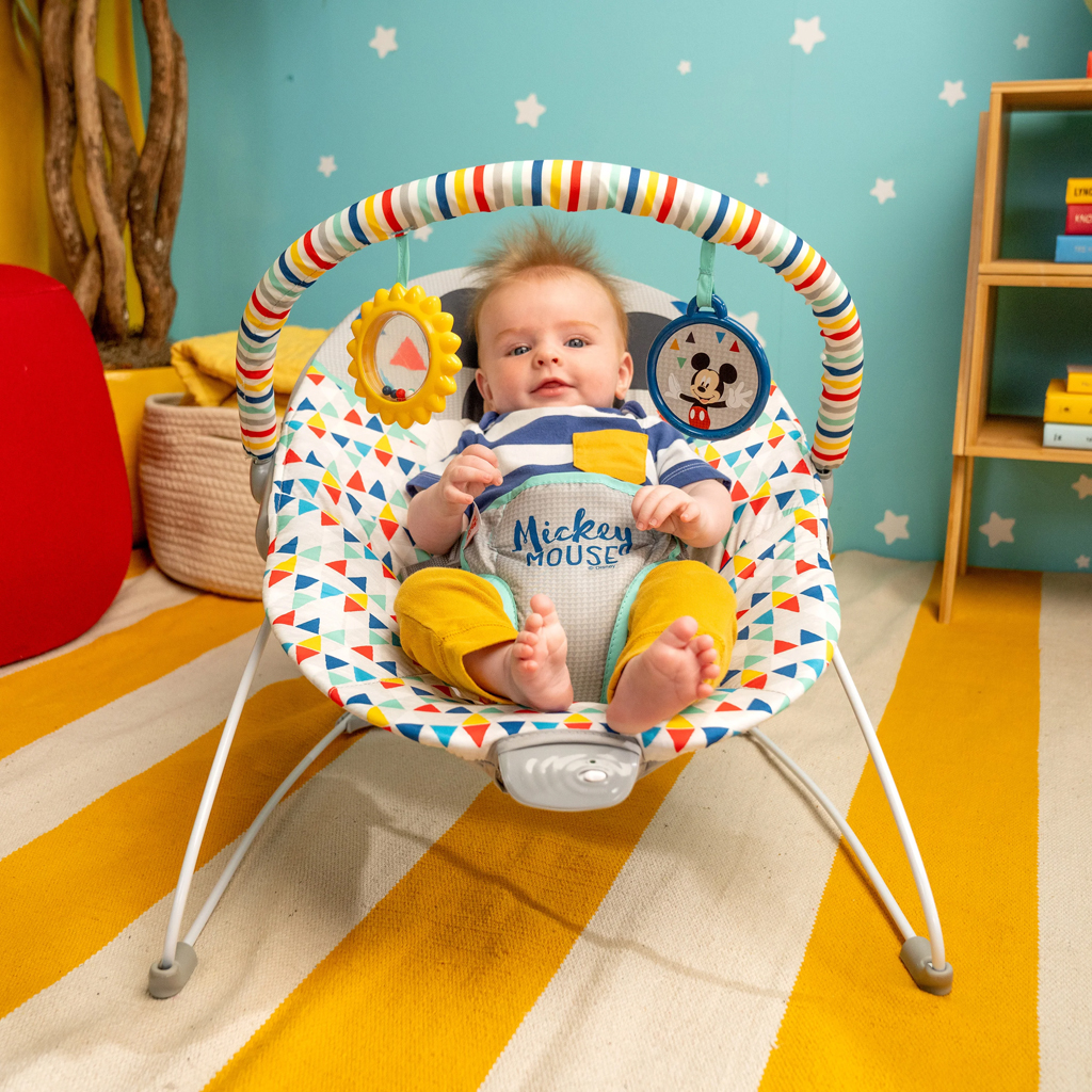 BRIGHT STARTS Lehátko vibrujúce MICKEY MOUSE Happy Triangles™ 0m+ do 9kg