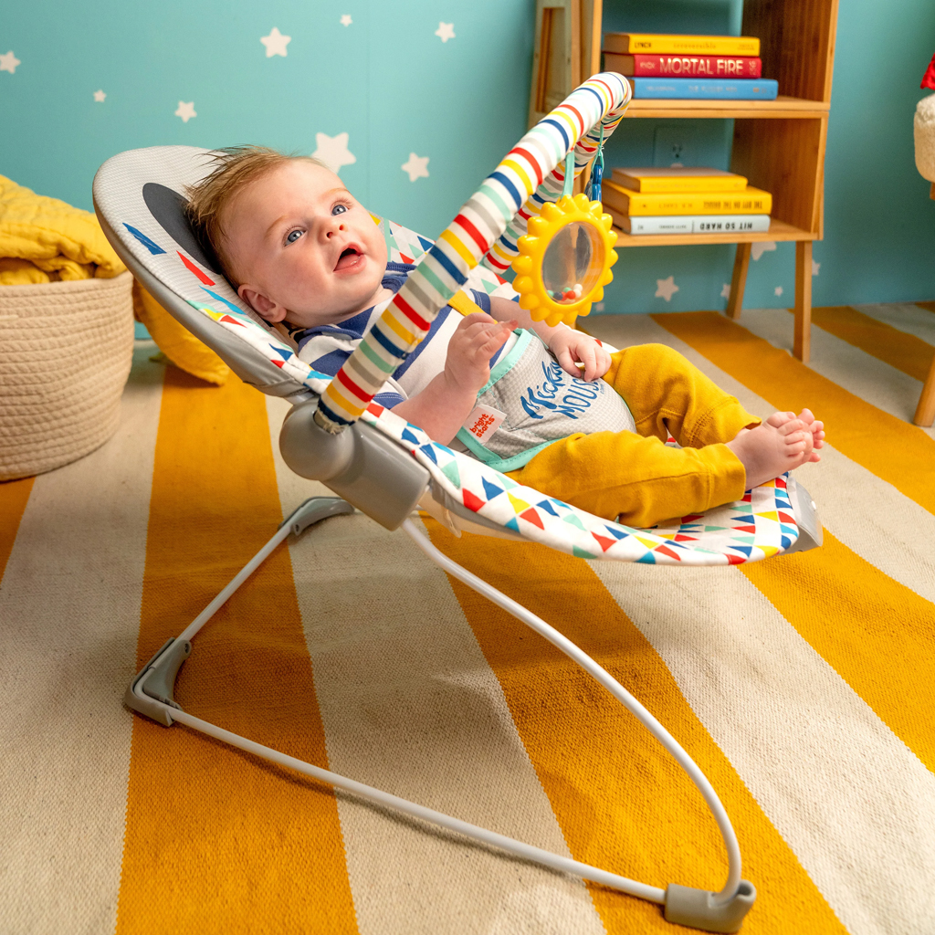 BRIGHT STARTS Lehátko vibrujúce MICKEY MOUSE Happy Triangles™ 0m+ do 9kg