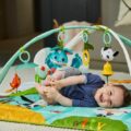 Tiny Love Hracia podložka s hrazdou Kick&Play – Farma, 0m+