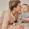 CANPOL BABIES Set symetrických silikónových cumlíkov Light touch 18m+ Pure color zelený