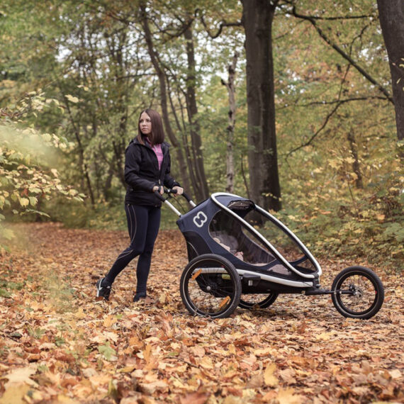 HAMAX Outback 2v1 – dvojmiestny vozík za bicykel vr. ramená + kočíkovú set – Navy/White, polohovacie