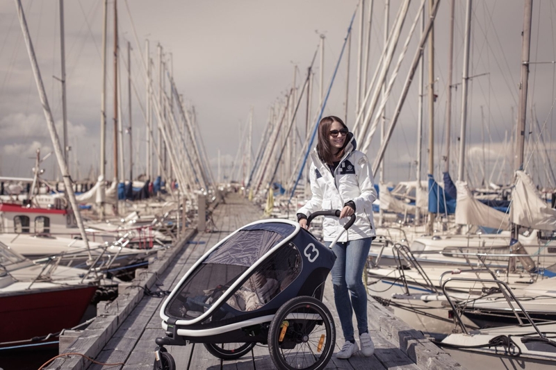 HAMAX Outback 2v1 – dvojmiestny vozík za bicykel vr. ramená + kočíkovú set – Navy Blue, polohovacie