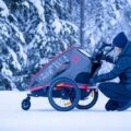 HAMAX Outback 2v1 – dvojmiestny vozík za bicykel vr. ramena + kočíkový set Grey/Red/Antracit poloh.