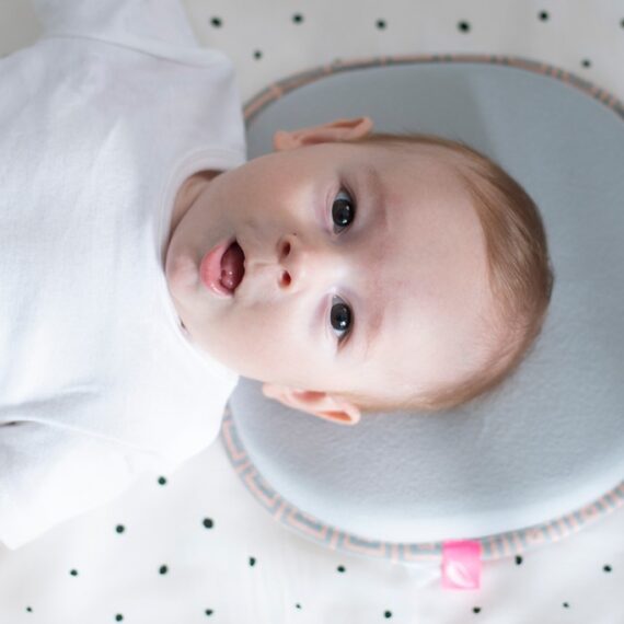 MOTHERHOOD Vankúš stabilizačný pre bábätká šedý Dark Blue Zebra