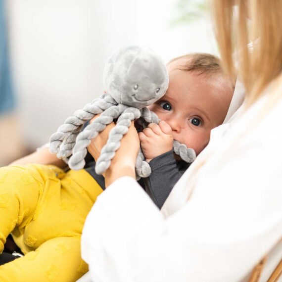 NATTOU Prvá hračka pre bábätka chobotnička PIU PIU Lapidou grey 0m+