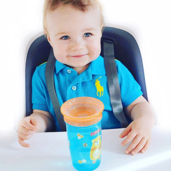 NUBY Hrnček netečúci 360° 300 ml, 6 m+ modrá / oranžová