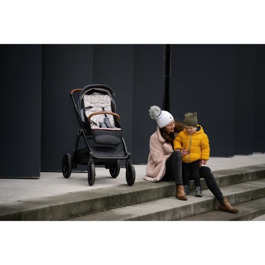 PETITE&MARS Kočík 2v1 Trails Anthracite Blue + PETITE&MARS Podložka na hranie Joy ZADARMO
