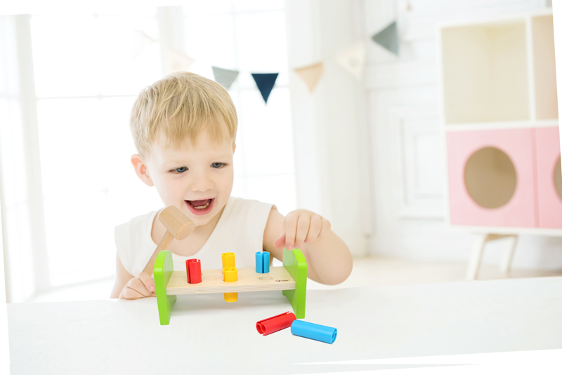 TEDDIES Zatĺkačka s kladivkom 12m+