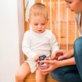 BABYONO Hryzačka silikónová Ortho žltá 0m+