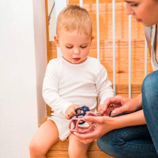 BABYONO Hryzačka silikónová Ortho žltá 0m+