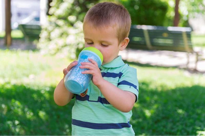 CHICCO Hrnček Aktívny termo s tvrdým náustkom 266 ml ružový 12m+