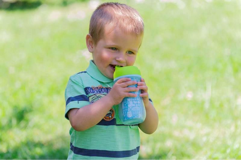 CHICCO Hrnček Aktívny termo s tvrdým náustkom 266 ml ružový 12m+