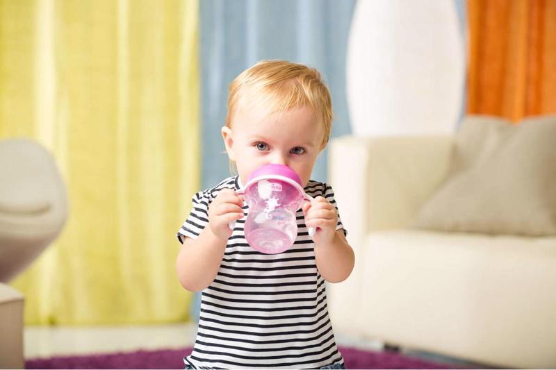 CHICCO Hrnček Trénujeme s držadlami 200 ml modrý 6m+