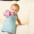 CHICCO Hrnček Trénujeme s držadlami 200 ml modrý 6m+