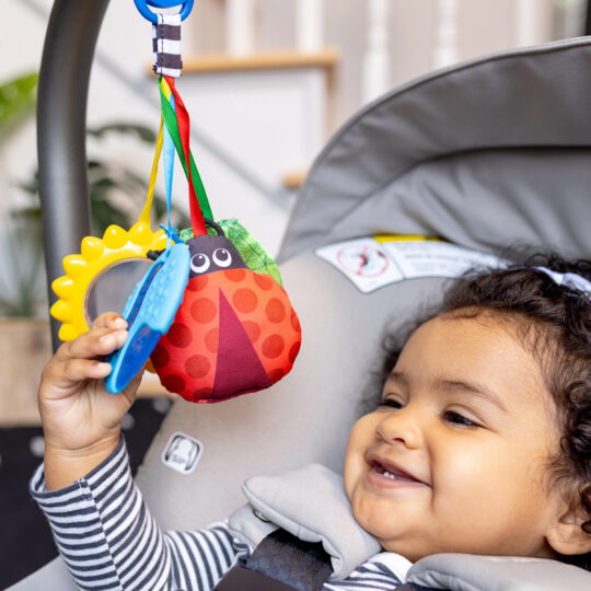 BABY EINSTEIN Hračka senzorická na C krúžku Touch of Nature™ 0m+