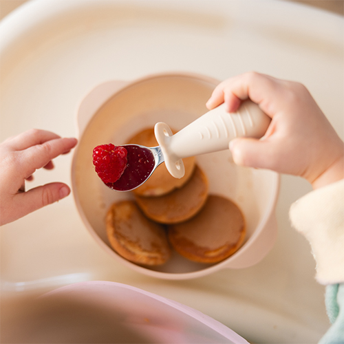 BABYONO Príbor detský so zábranou modrý 12m+