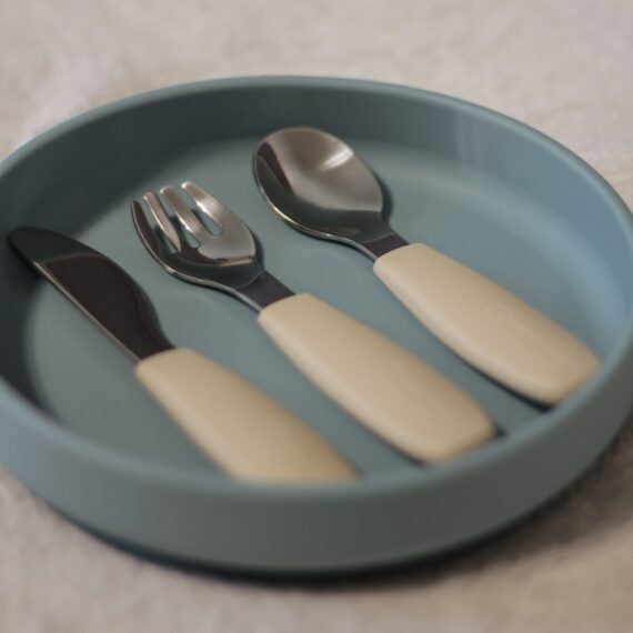 PETITE&MARS Sada príborov s nerezovej ocele Take&Match Velvet Latte 12m+