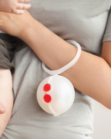 SKIP HOP Krabička na 2 cumlíky s držiakom