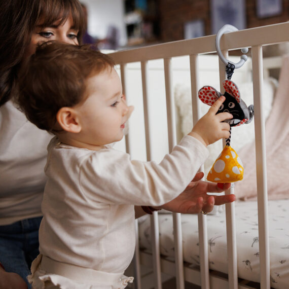 BABYONO Hračka závesná kontrastná na C krúžku Mouse 0 m+