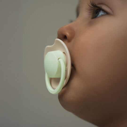 LOVI Cumlík svietiaci silikónový dynamický Prime 18m+ 2ks Ivory/Blush