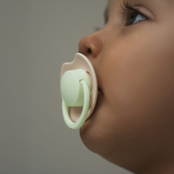 LOVI Cumlík svietiaci silikónový dynamický Prime 6-18m 2ks Ivory/Blush